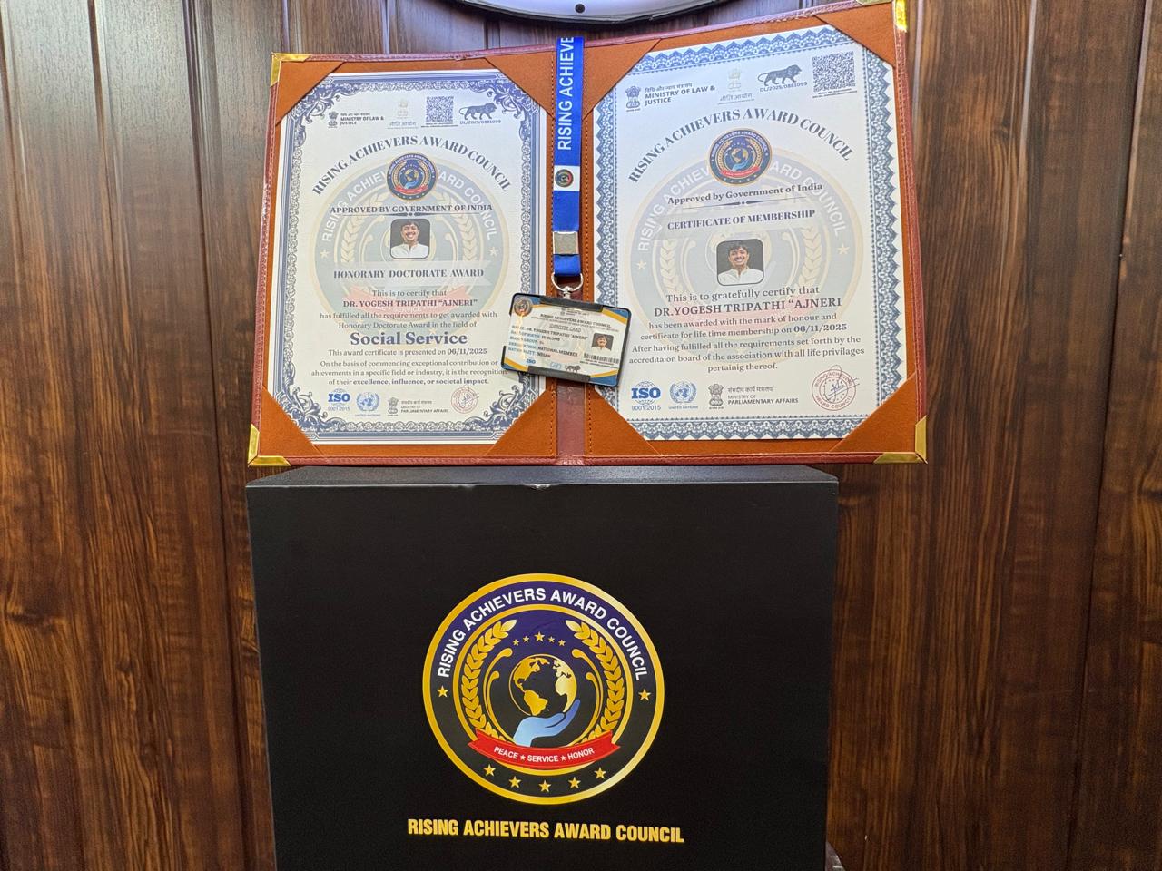 CERTIFICATE & KIT CLOSEUP